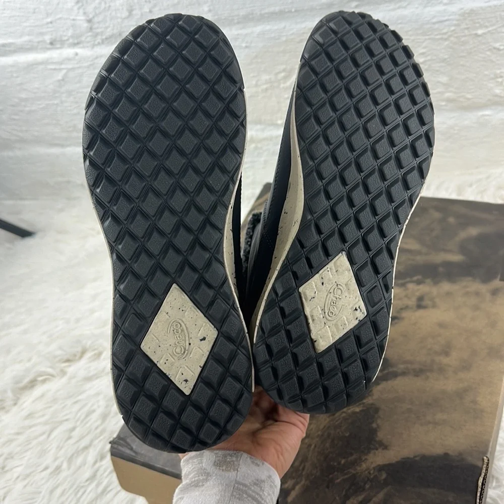 NIB Chaco Borealis Mid Waterproof Boot